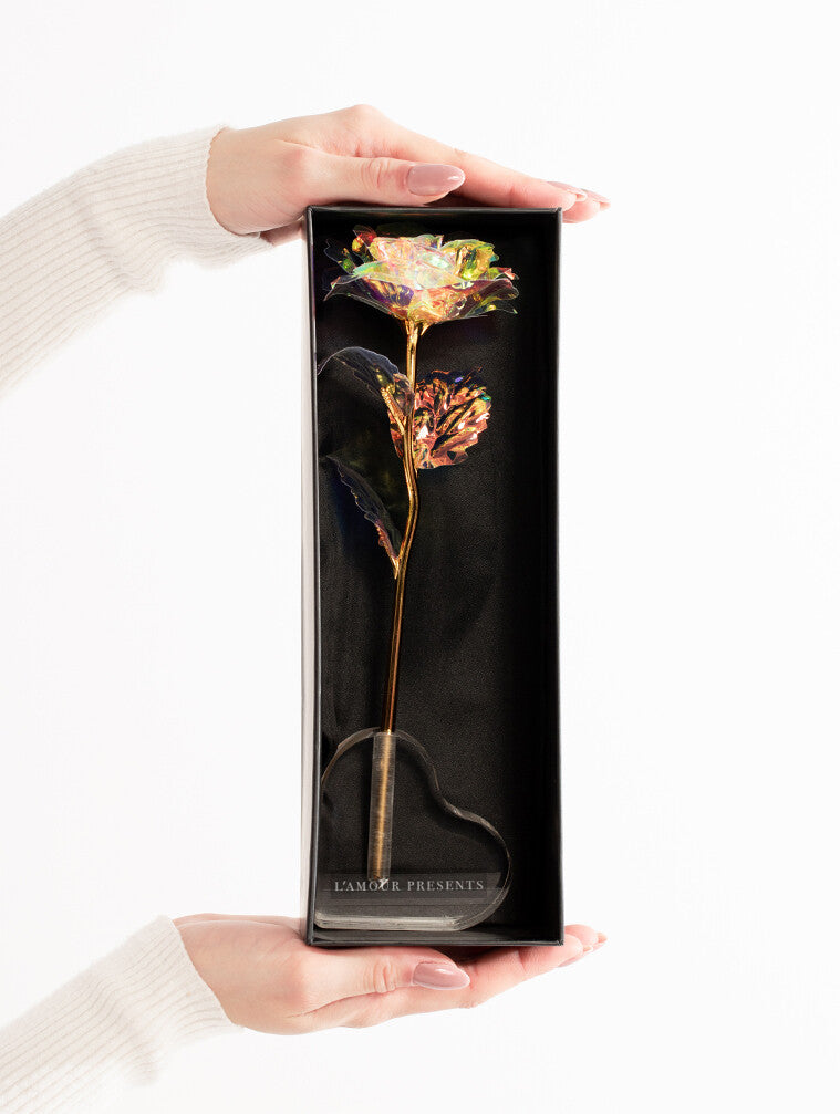Świecąca Tęczowa Róża Lamour z Sercem W Firmowym Pudełku -